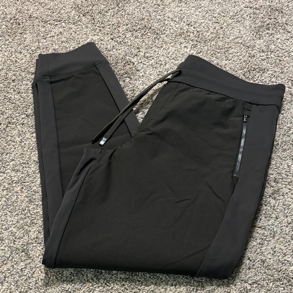 Athleta Pants - Athleta Headlands Hybrid Trek Joggers size 12
